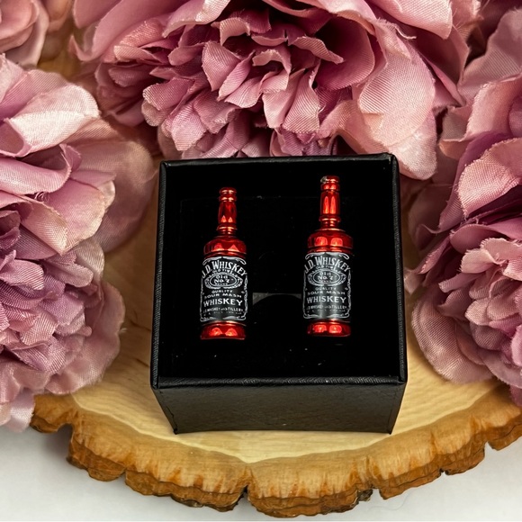 Unique Jack Daniels Whiskey Bottle Cufflinks - Picture 14 of 16